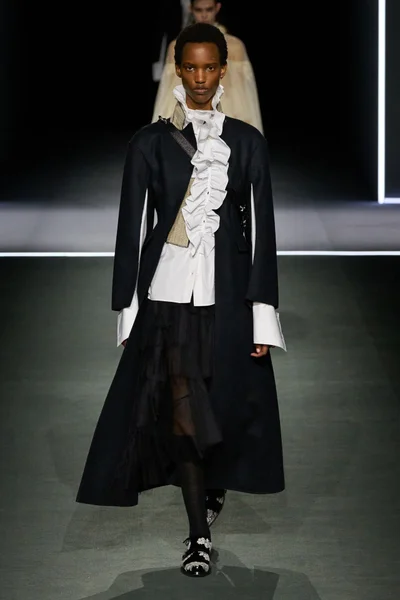 Look 9